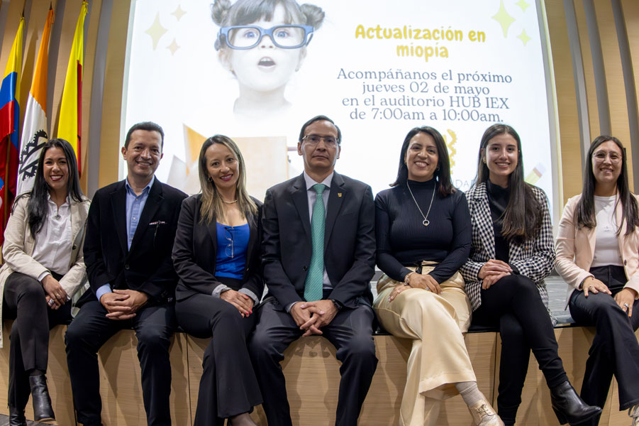 El pasado 2 de mayo, el programa de optometría de la Universidad El Bosque, realizó un encuentro que tuvo como tema principal "Actualización sobre miopía".