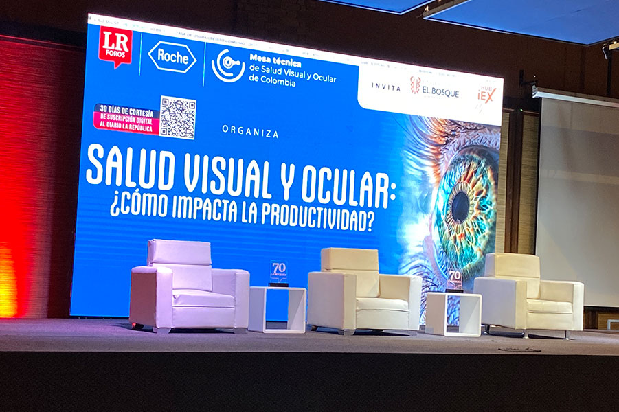 El equipo de la revista 20/20 participó en el foro “Salud Visual y Ocular: ¿Cómo impacta la productividad?”, organizado por el Diario La República, Roche, y la Universidad de El Bosque.