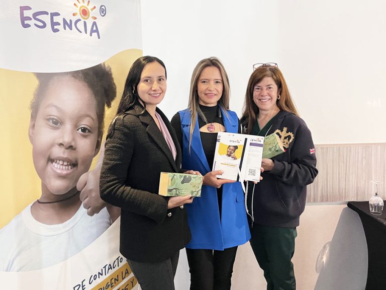 4-lanzamiento-de-Esencia