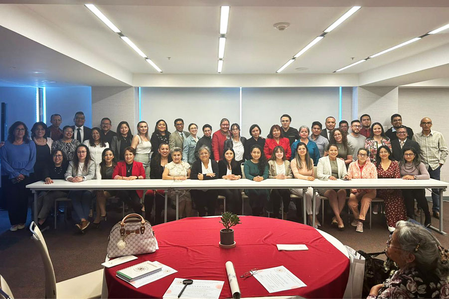 Les compartimos los mejores momentos de la celebración del XV Aniversario del Colegio de Optometristas del Estado de México, un evento en el que el conocimiento se convirtió en protagonista.