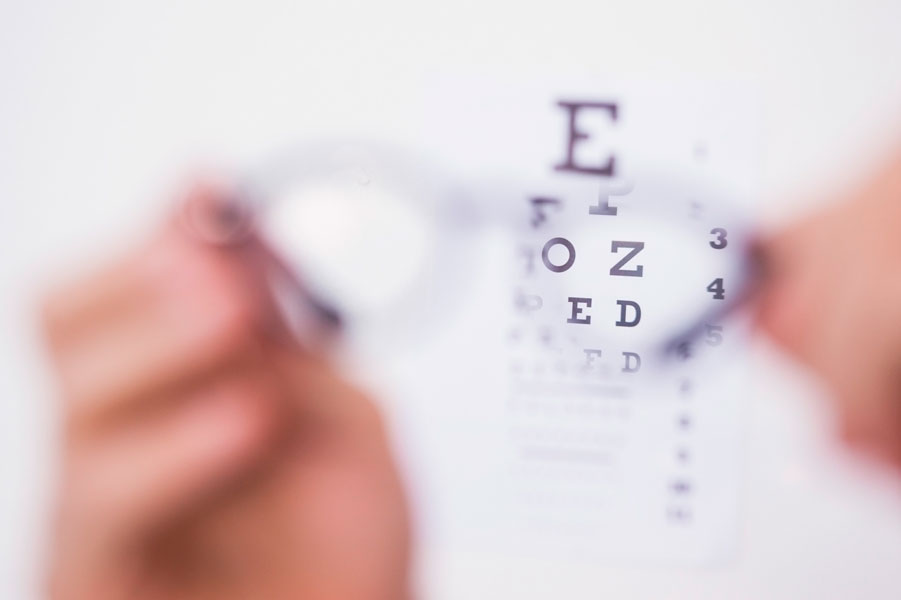 Un creciente conjunto de investigaciones sugiere que los resultados arrojan luz sobre el enfoque óptimo para evitar la miopía alta.