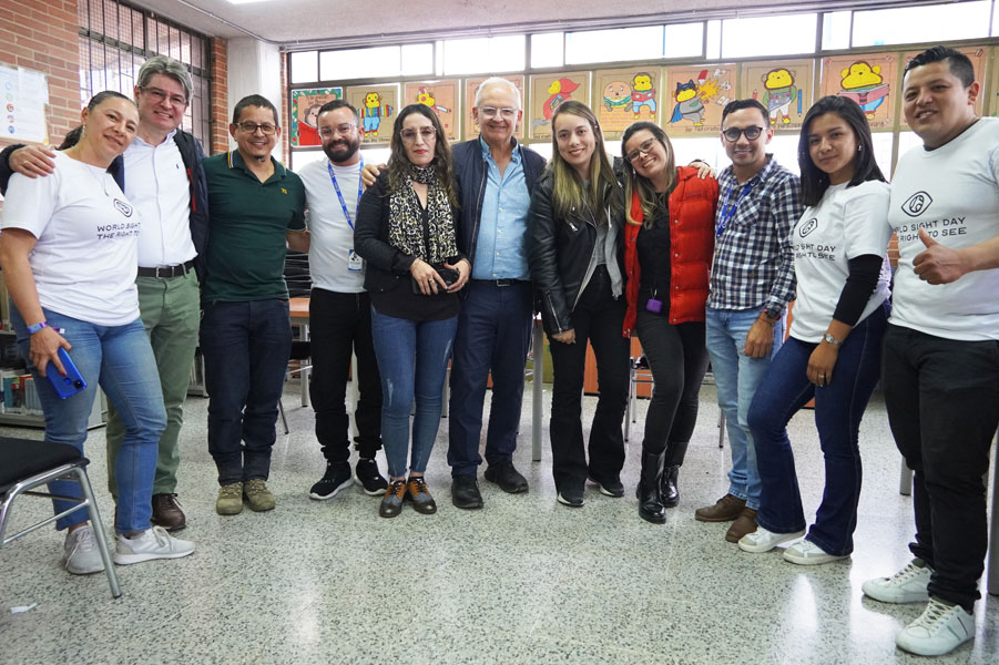 El pasado viernes 18 de octubre, más de 400 niños recibieron anteojos como parte de una campaña de salud visual que CEV e IMEVI lleva a cabo en la zona en alianza con OneSight EssilorLuxottica Foundation.