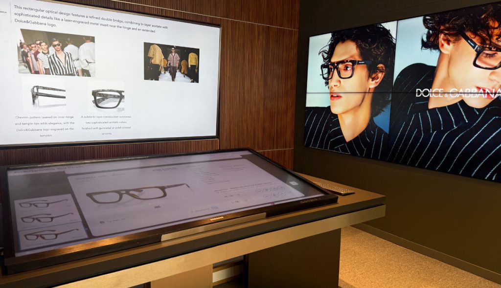 Un viaje por la innovación óptica: showroom EssilorLuxottica