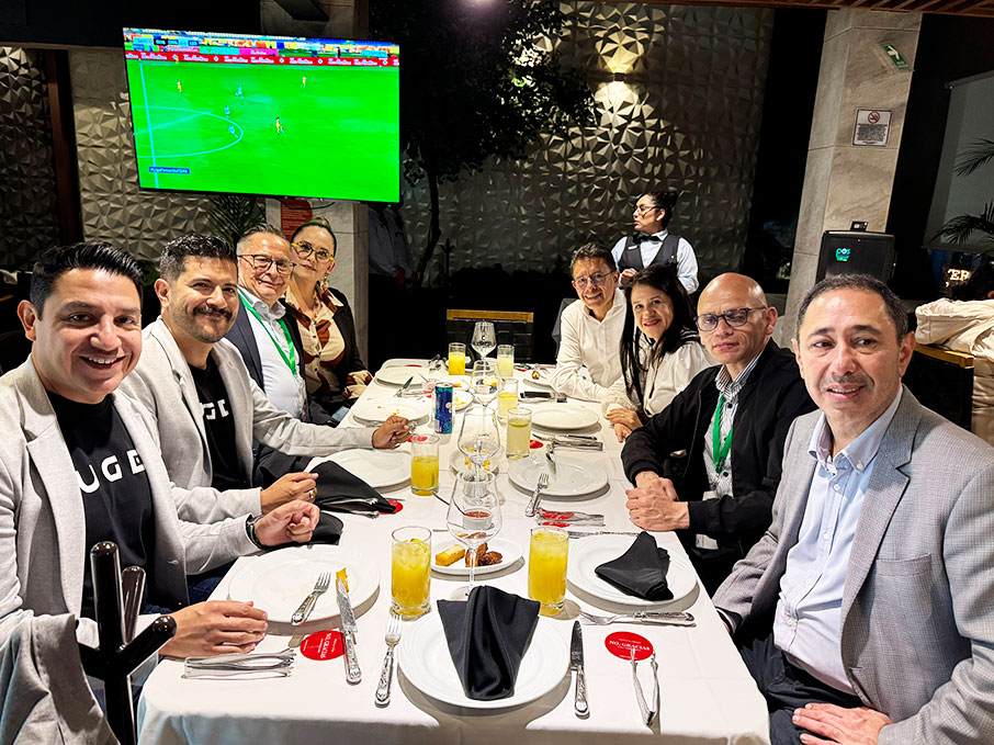 02galeria_esp5newssummit_vyo_141025