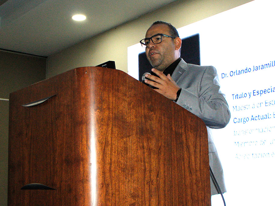 03galeria_esp1newssummit_vyo_141025