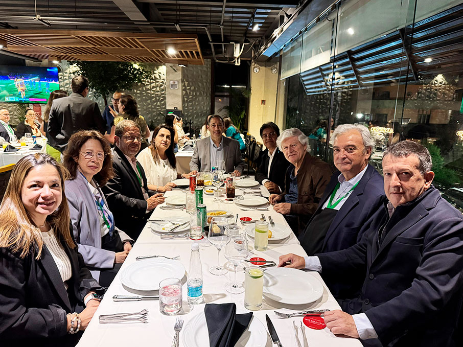 05galeria_esp5newssummit_vyo_141025