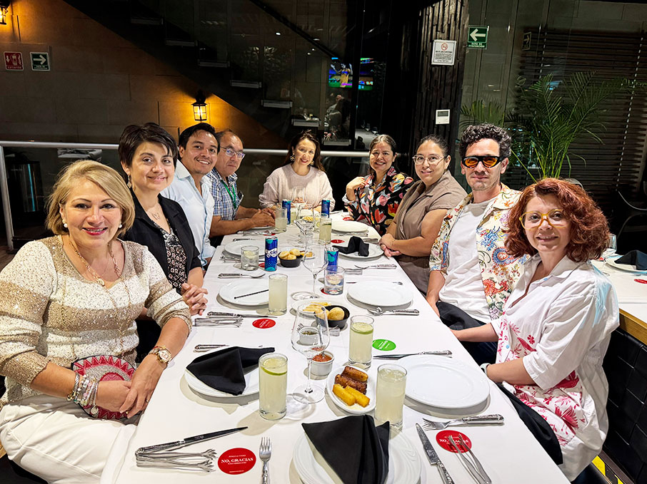 07galeria_esp5newssummit_vyo_141025