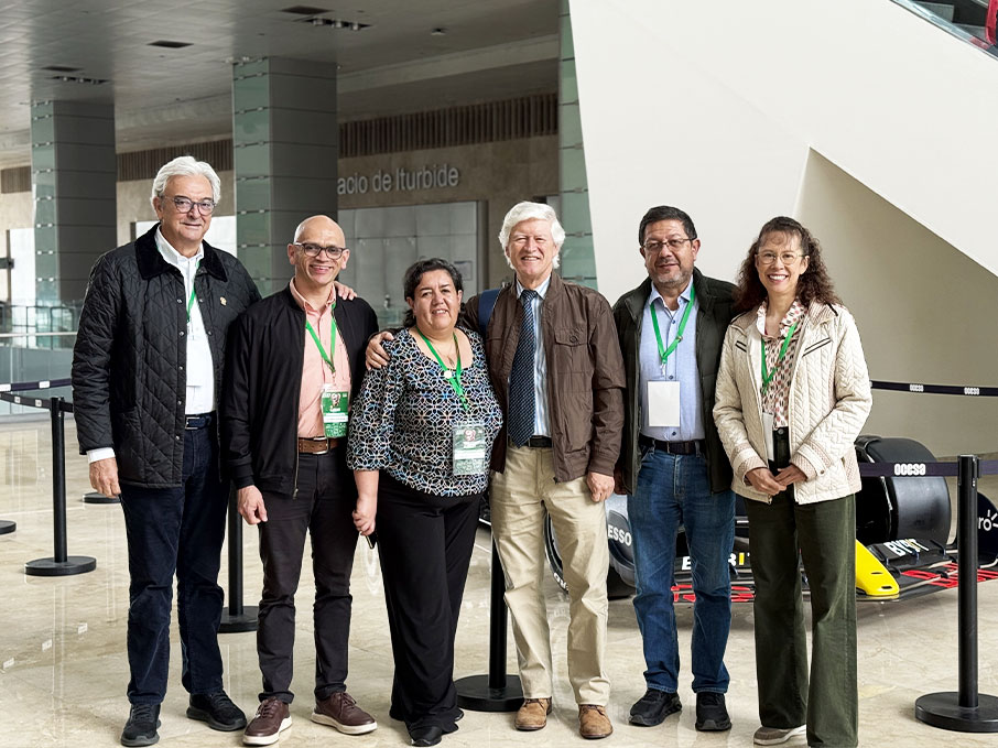 08galeria_esp5newssummit_vyo_141025