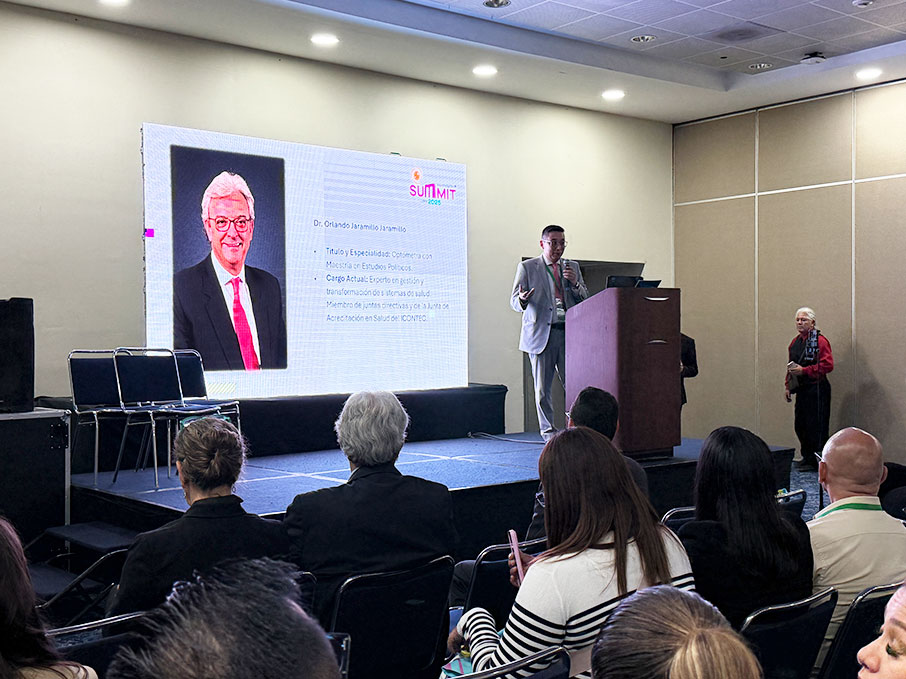 15galeria_esp2newssummit_vyo_141025