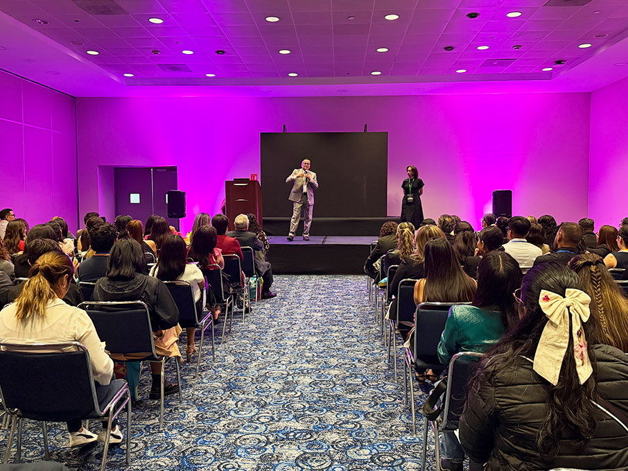 16galeria_esp2newssummit_vyo_141025