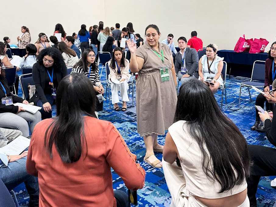 24galeria_esp2newssummit_vyo_141025