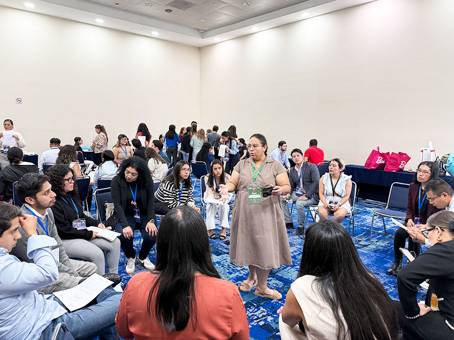 25galeria_esp2newssummit_vyo_141025