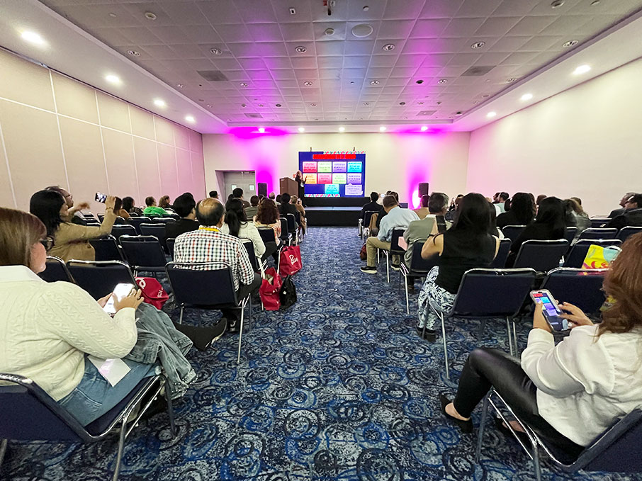 28galeria_esp2newssummit_vyo_141025