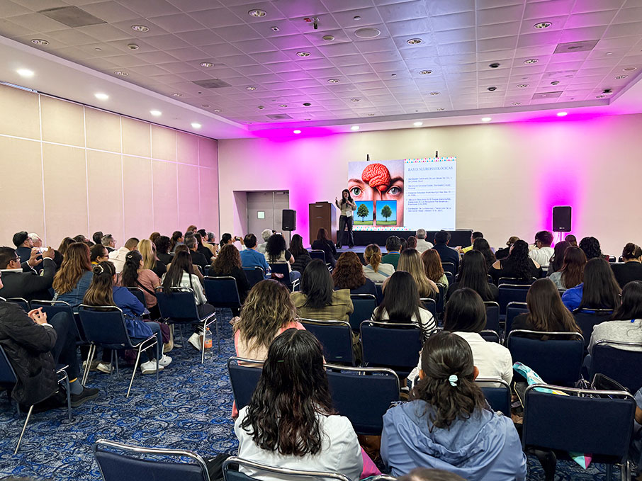 35galeria_esp2newssummit_vyo_141025