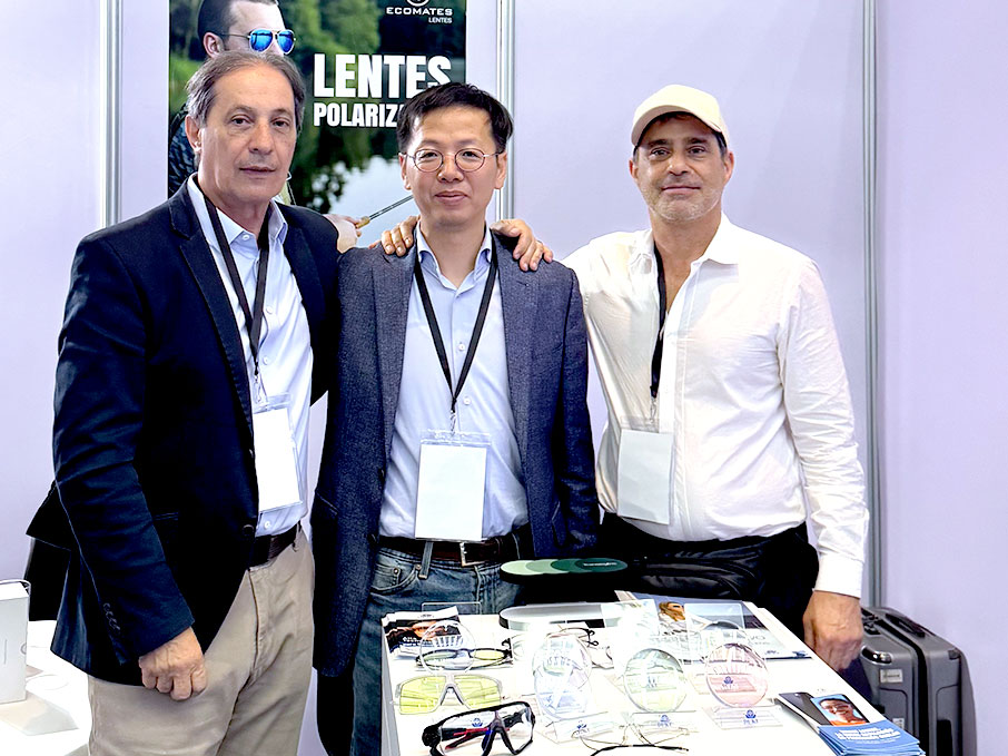 54galeria_esp3newssummit_vyo_141025
