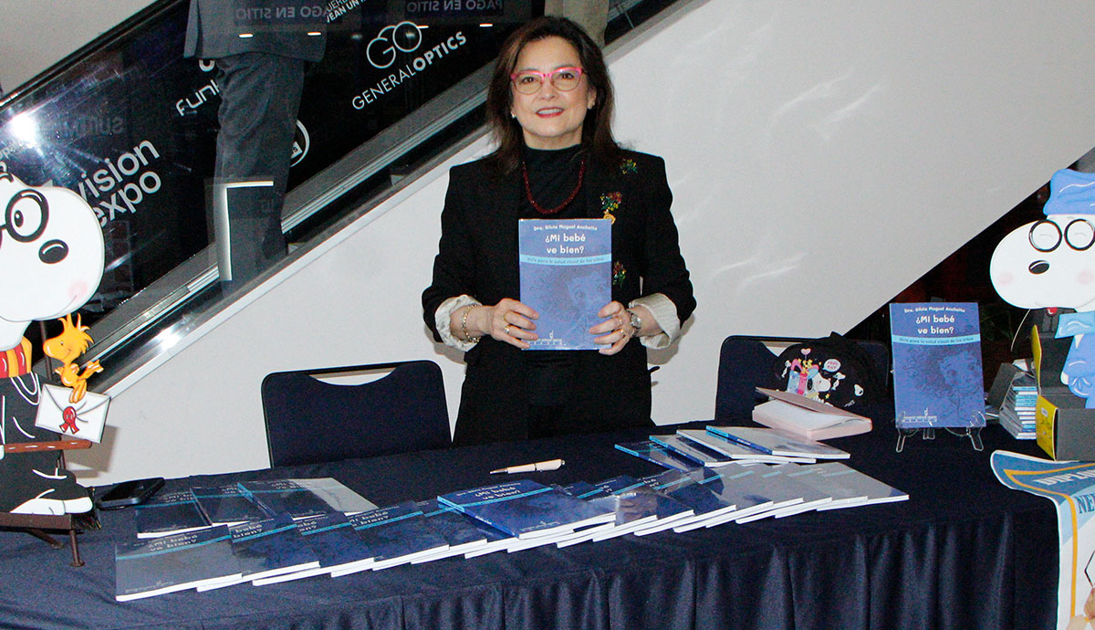 El libro “¿Mi bebé ve bien?” llegó al Summit VisionyOptica™ 2026