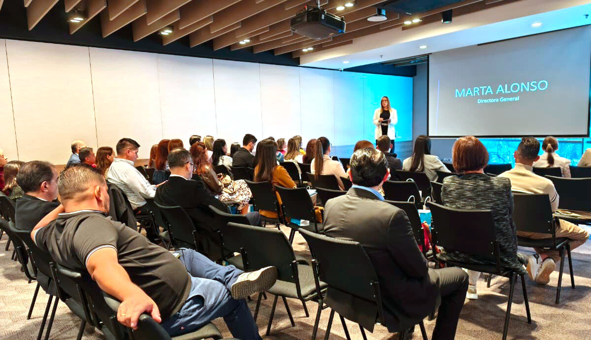 OPTICALIA reunió en Bogotá a su red de ópticas asociadas en los Brand Days 2026 y presentó su visión estratégica para 2027