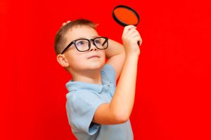 El papel del astigmatismo en el desarrollo, la progresión y el control de la miopía